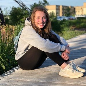 Meet your Posher, Dakota